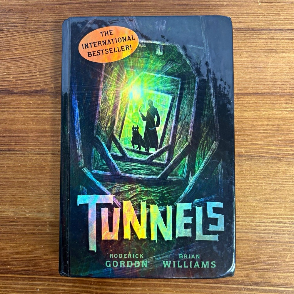 Tunnels by Roderick Gordon & Brian Williams 2008 Hardcover Illustrated Book 1